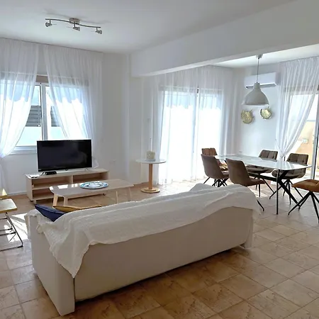 Villa Narcissos 3 *