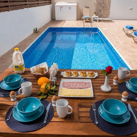 Villa Narcissos 3 *